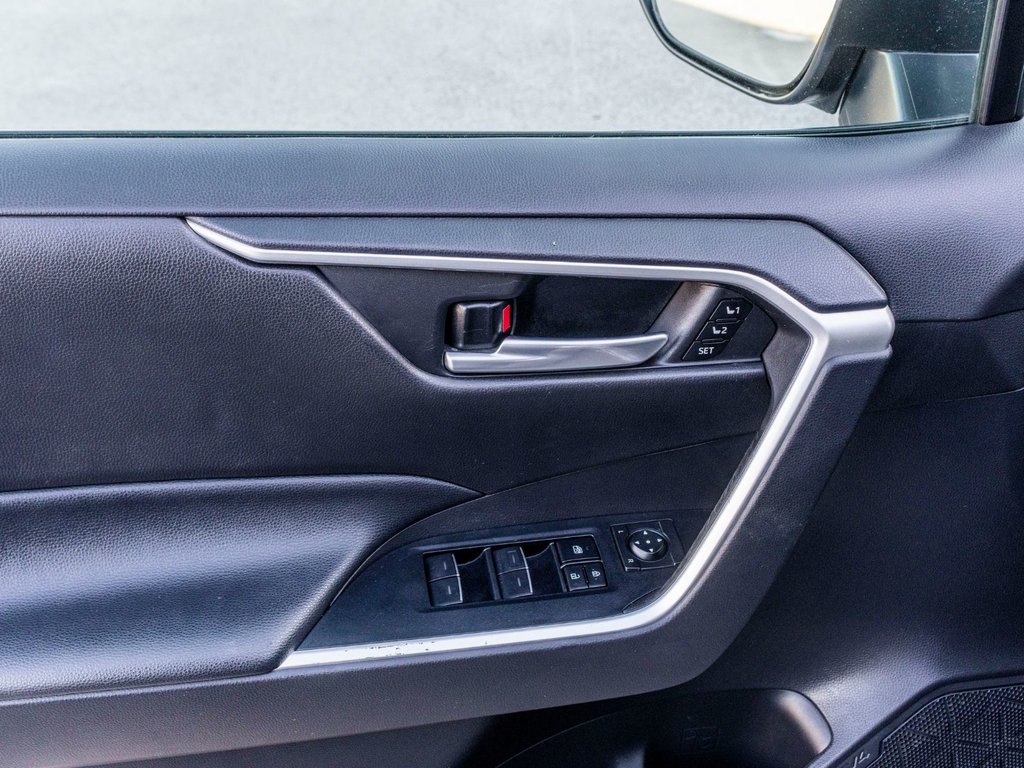 2022 Toyota RAV4 XLE AWD **JAMAIS ACCIDENTÉ + CARPLAY + CAM 360 in Saint-Jérôme, Quebec - 28 - w1024h768px