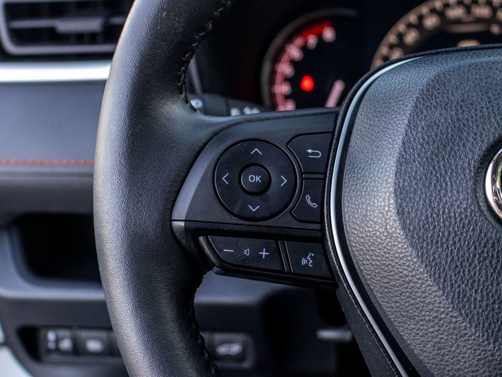 2022 Toyota RAV4 Trail **JAMAIS ACCIDENTÉ + SIÈGES AVANT CHAUFFANTS in Charlemagne, Quebec - 11 - w1024h768px