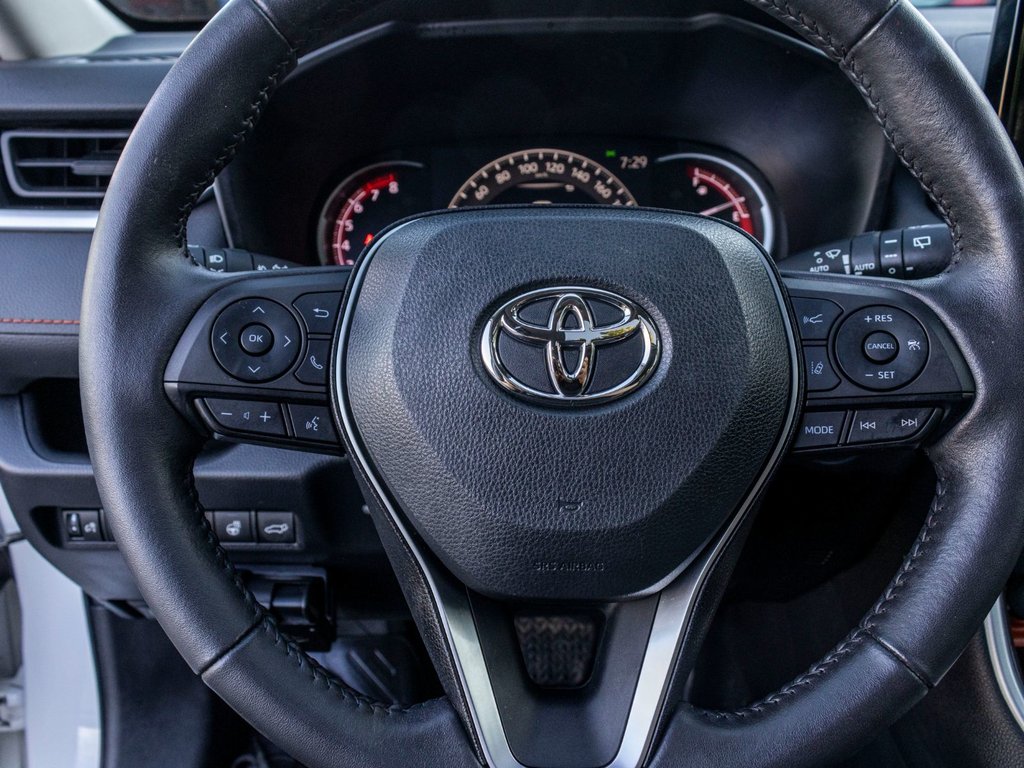 2022 Toyota RAV4 Trail **JAMAIS ACCIDENTÉ + SIÈGES AVANT CHAUFFANTS in Charlemagne, Quebec - 10 - w1024h768px