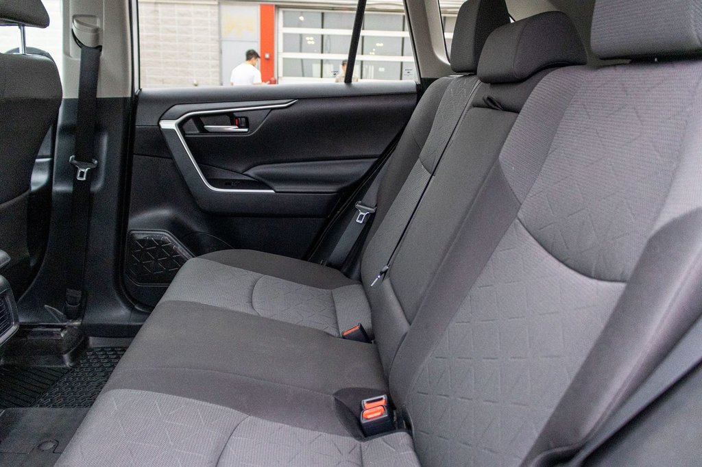 Toyota RAV4 Hybride XLE **JAMAIS ACCIDENTÉ+CARPLAY+CAMÉRA+MAG** 2023 à Charlemagne, Québec - 30 - w1024h768px