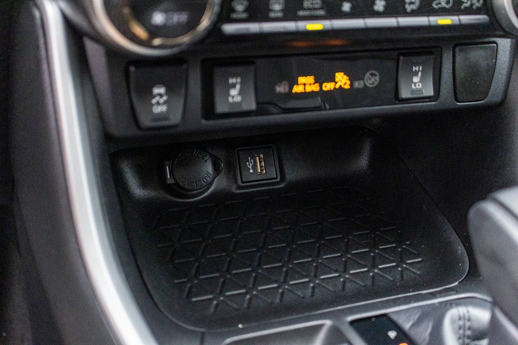 Toyota RAV4 Hybride XLE **JAMAIS ACCIDENTÉ+CARPLAY+CAMÉRA+MAG** 2023 à Charlemagne, Québec - 17 - w1024h768px