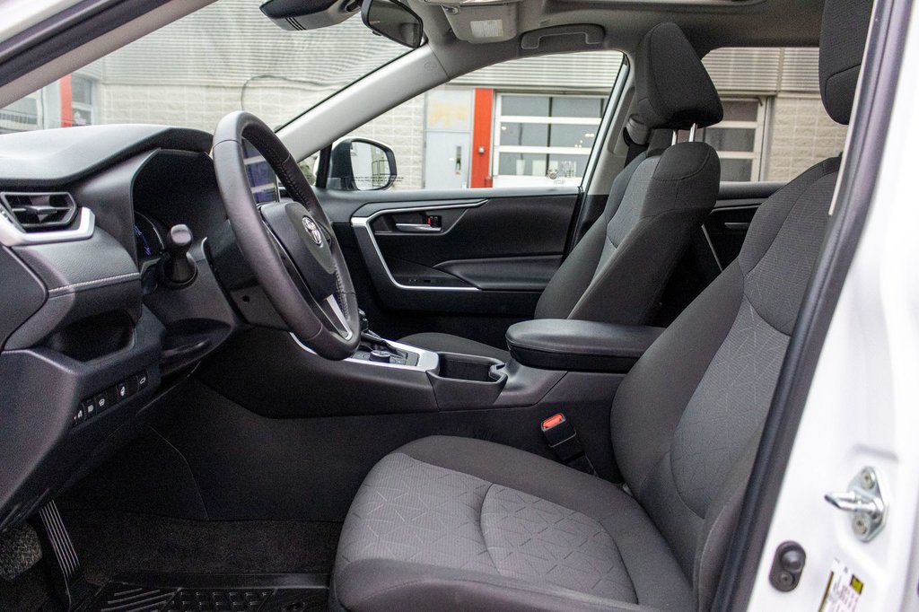Toyota RAV4 Hybride XLE **JAMAIS ACCIDENTÉ+CARPLAY+CAMÉRA+MAG** 2023 à Charlemagne, Québec - 24 - w1024h768px