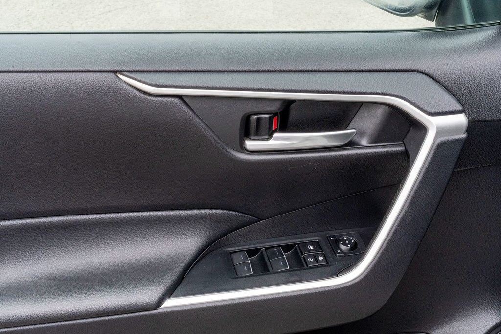 2023 Toyota RAV4 XLE AWD **JAMAIS ACCIDENTÉ** CARPLAY+CAMÉRA+MAG** in Charlemagne, Quebec - 21 - w1024h768px