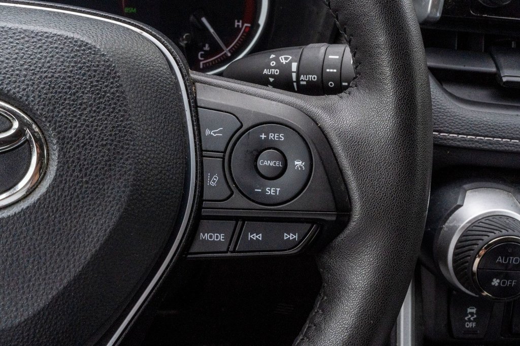 2023 Toyota RAV4 XLE AWD **JAMAIS ACCIDENTÉ** CARPLAY+CAMÉRA+MAG** in Charlemagne, Quebec - 11 - w1024h768px