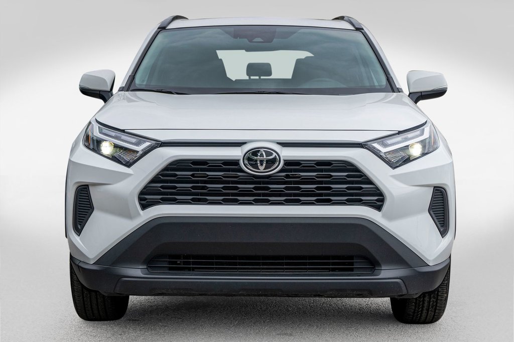 2023 Toyota RAV4 XLE AWD **JAMAIS ACCIDENTÉ** CARPLAY+CAMÉRA+MAG** in Charlemagne, Quebec - 2 - w1024h768px