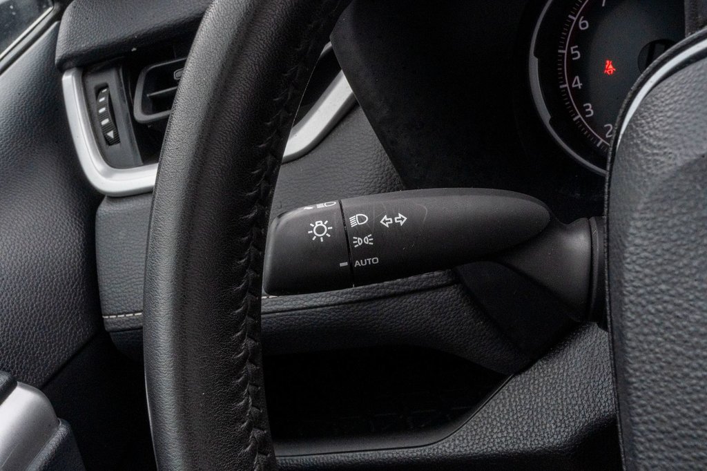 2023 Toyota RAV4 XLE AWD **JAMAIS ACCIDENTÉ** CARPLAY+CAMÉRA+MAG** in Charlemagne, Quebec - 16 - w1024h768px