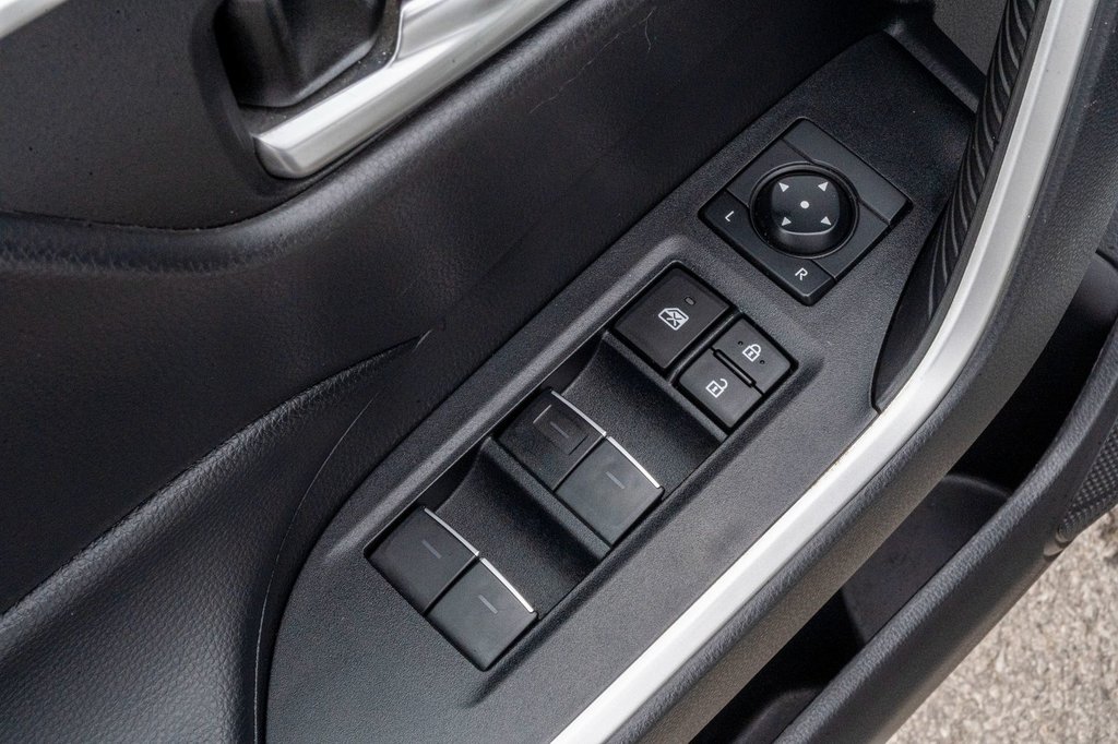 2023 Toyota RAV4 XLE AWD **JAMAIS ACCIDENTÉ** CARPLAY+CAMÉRA+MAG** in Charlemagne, Quebec - 22 - w1024h768px