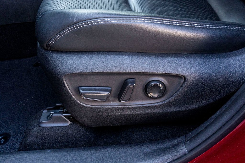 2023 Toyota RAV4 LIMITED **JAMAIS ACCIDENTÉ+CUIR+TOIT+19PO+CARPLAY* in Charlemagne, Quebec - 21 - w1024h768px