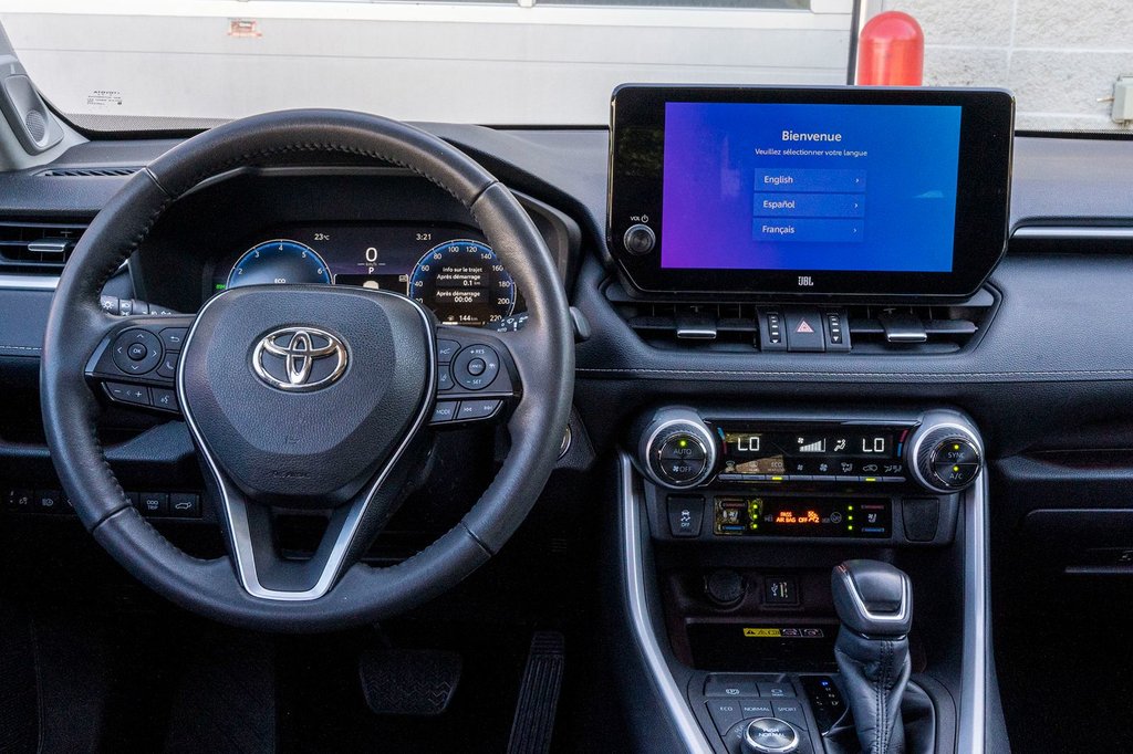 2023 Toyota RAV4 LIMITED **JAMAIS ACCIDENTÉ+CUIR+TOIT+19PO+CARPLAY* in Charlemagne, Quebec - 7 - w1024h768px