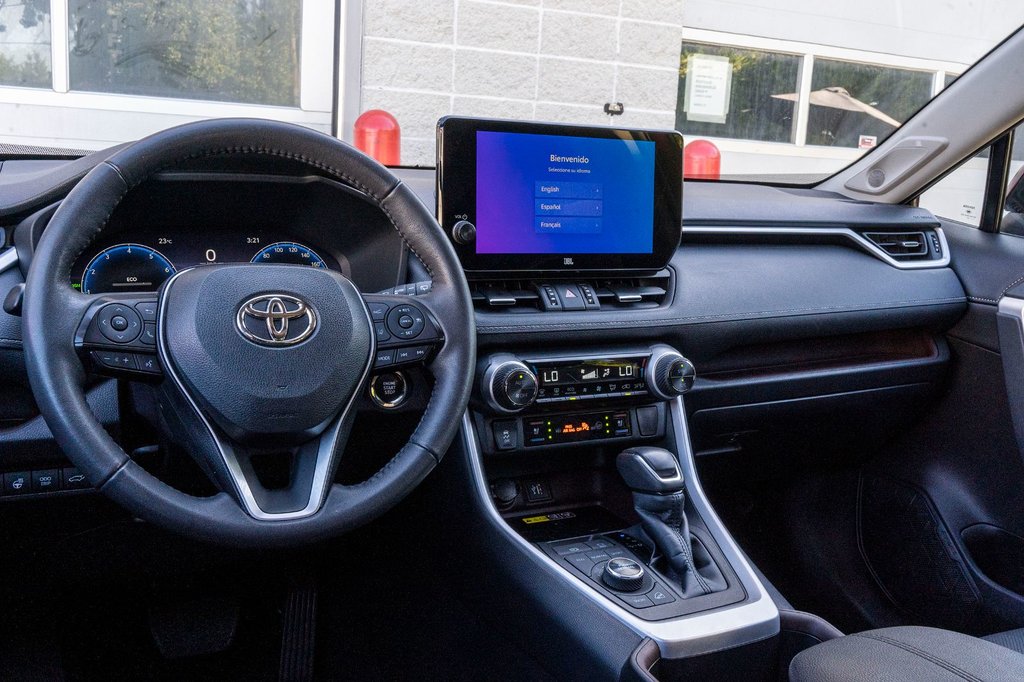 2023 Toyota RAV4 LIMITED **JAMAIS ACCIDENTÉ+CUIR+TOIT+19PO+CARPLAY* in Charlemagne, Quebec - 6 - w1024h768px