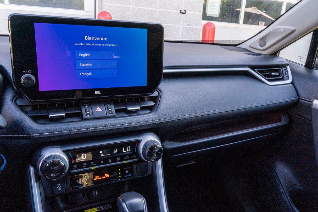 2023 Toyota RAV4 LIMITED **JAMAIS ACCIDENTÉ+CUIR+TOIT+19PO+CARPLAY* in Charlemagne, Quebec - 12 - w1024h768px
