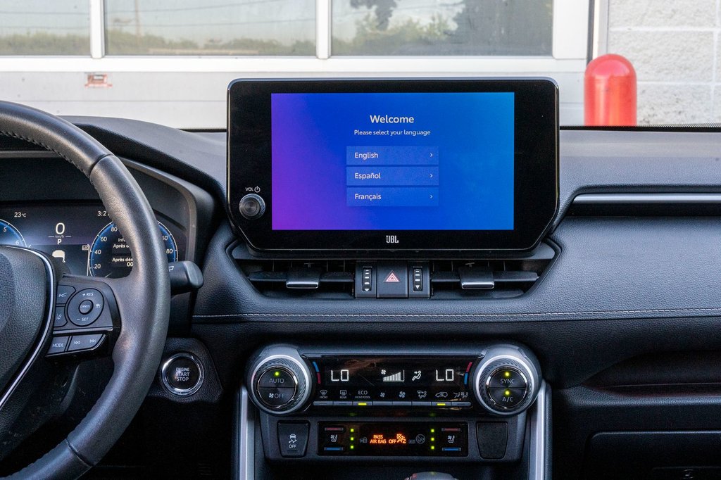 2023 Toyota RAV4 LIMITED **JAMAIS ACCIDENTÉ+CUIR+TOIT+19PO+CARPLAY* in Charlemagne, Quebec - 8 - w1024h768px