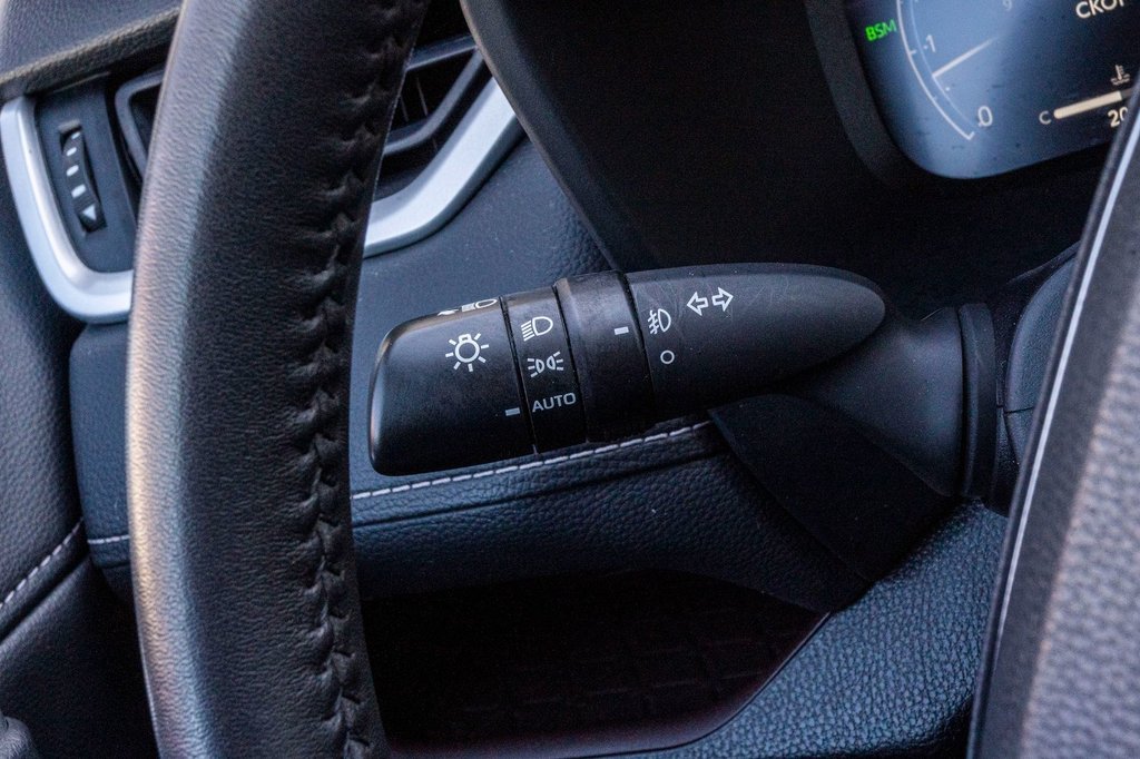2023 Toyota RAV4 LIMITED **JAMAIS ACCIDENTÉ+CUIR+TOIT+19PO+CARPLAY* in Charlemagne, Quebec - 17 - w1024h768px