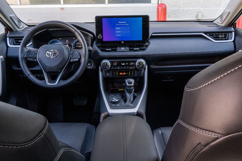 2023 Toyota RAV4 LIMITED **JAMAIS ACCIDENTÉ+CUIR+TOIT+19PO+CARPLAY* in Charlemagne, Quebec - 19 - w1024h768px