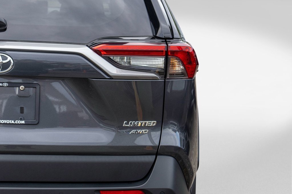 2023 Toyota RAV4 LIMITED **JAMAIS ACCIDENTÉ+CUIR+TOIT+19PO+CARPLAY* in Charlemagne, Quebec - 39 - w1024h768px