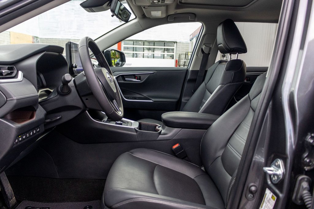 2023 Toyota RAV4 LIMITED **JAMAIS ACCIDENTÉ+CUIR+TOIT+19PO+CARPLAY* in Charlemagne, Quebec - 27 - w1024h768px