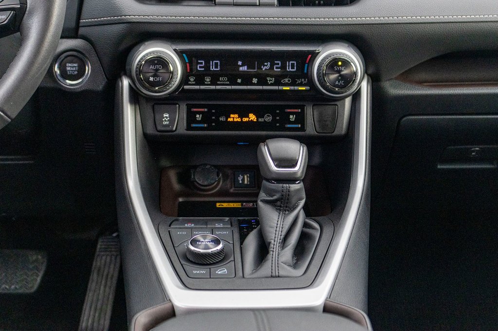 2023 Toyota RAV4 LIMITED **JAMAIS ACCIDENTÉ+CUIR+TOIT+19PO+CARPLAY* in Charlemagne, Quebec - 11 - w1024h768px