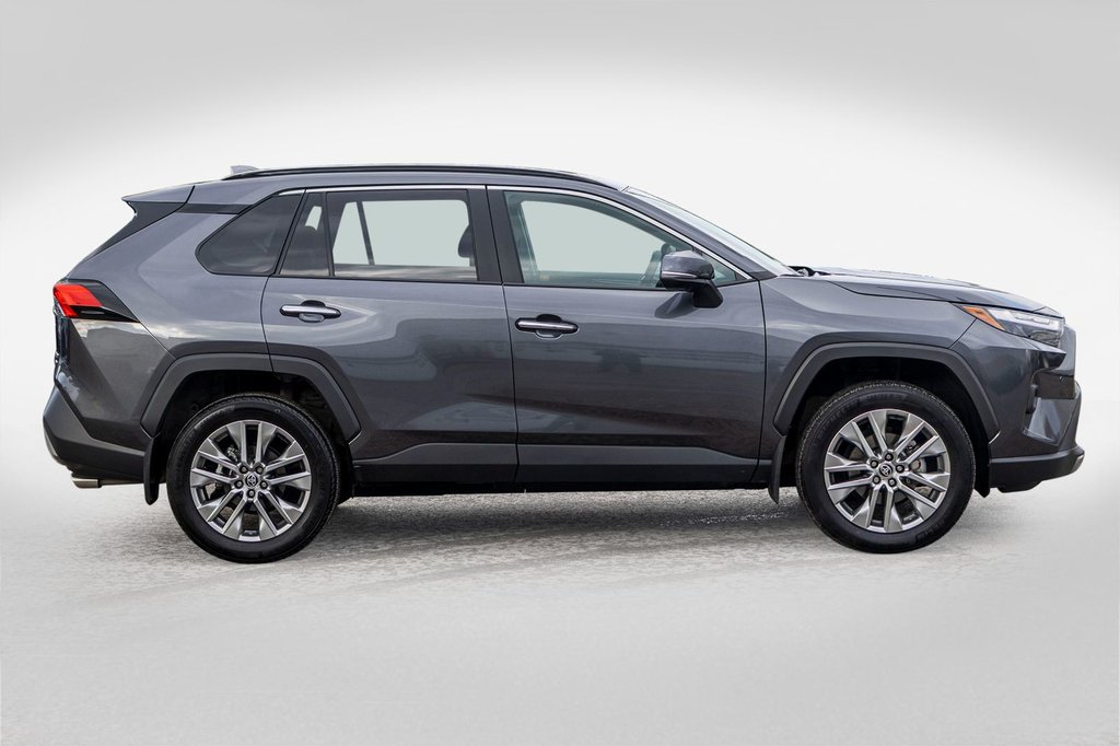 2023 Toyota RAV4 LIMITED **JAMAIS ACCIDENTÉ+CUIR+TOIT+19PO+CARPLAY* in Charlemagne, Quebec - 7 - w1024h768px
