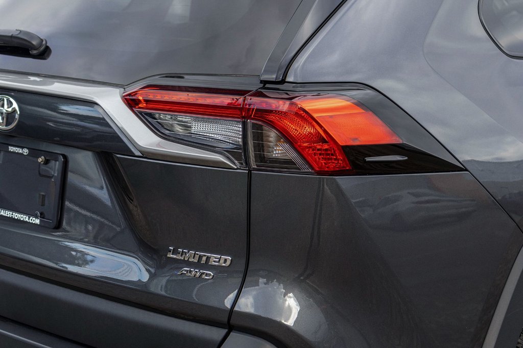 2023 Toyota RAV4 LIMITED **JAMAIS ACCIDENTÉ+CUIR+TOIT+19PO+CARPLAY* in Charlemagne, Quebec - 42 - w1024h768px