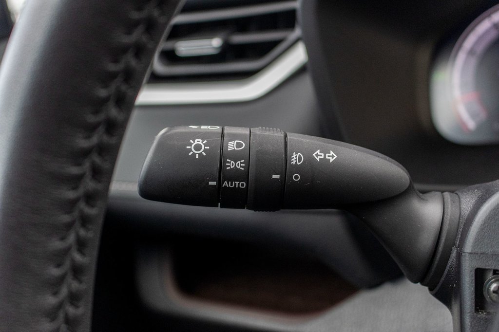 2023 Toyota RAV4 LIMITED **JAMAIS ACCIDENTÉ+CUIR+TOIT+19PO+CARPLAY* in Charlemagne, Quebec - 22 - w1024h768px