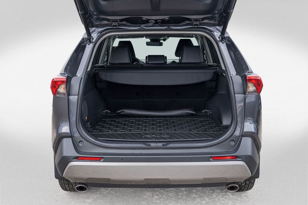 2023 Toyota RAV4 LIMITED **JAMAIS ACCIDENTÉ+CUIR+TOIT+19PO+CARPLAY* in Charlemagne, Quebec - 37 - w1024h768px