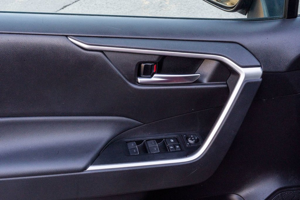 2023 Toyota RAV4 XLE AWD **JAMAIS ACCIDENTÉ** CARPLAY+CAMÉRA+MAG** in Charlemagne, Quebec - 22 - w1024h768px
