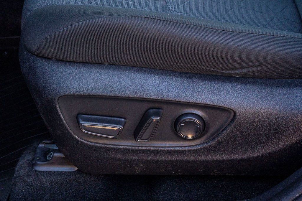 2023 Toyota RAV4 XLE AWD **JAMAIS ACCIDENTÉ** CARPLAY+CAMÉRA+MAG** in Charlemagne, Quebec - 21 - w1024h768px