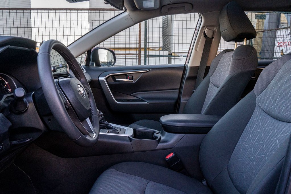2023 Toyota RAV4 XLE AWD **JAMAIS ACCIDENTÉ** CARPLAY+CAMÉRA+MAG** in Charlemagne, Quebec - 20 - w1024h768px