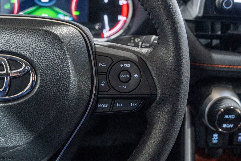 2023 Toyota RAV4 TRAIL **RARE**JAMAIS ACCIDENTÉ+CUIR+TOIT+19PO** in Charlemagne, Quebec - 11 - w1024h768px