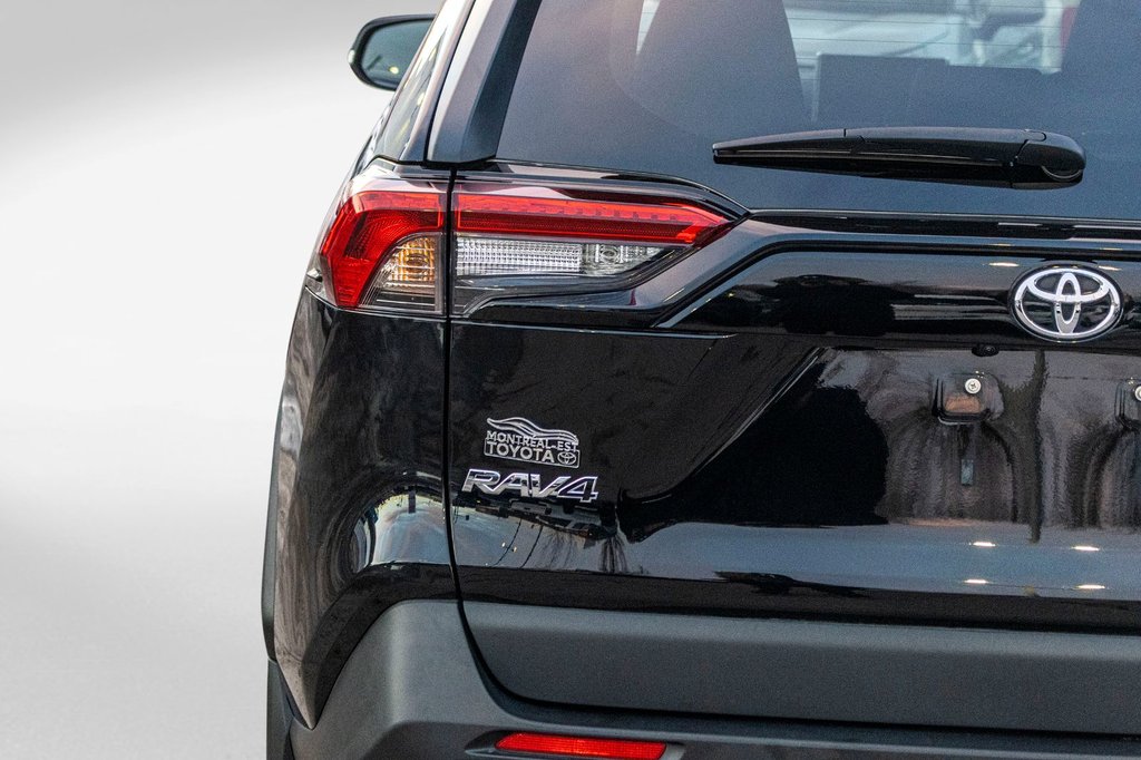 2023 Toyota RAV4 LE AWD **JAMAIS ACCIDENTÉ+CARPLAY+CAMÉRA** in Charlemagne, Quebec - 30 - w1024h768px