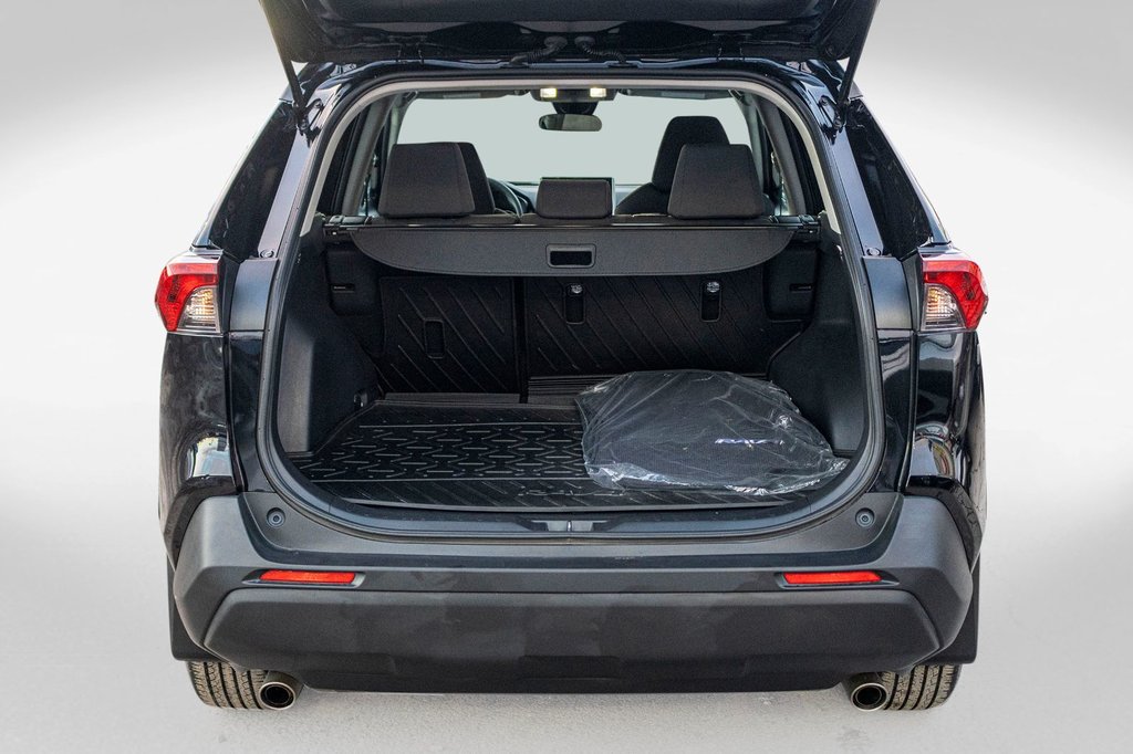 2023 Toyota RAV4 LE AWD **JAMAIS ACCIDENTÉ+CARPLAY+CAMÉRA** in Charlemagne, Quebec - 29 - w1024h768px