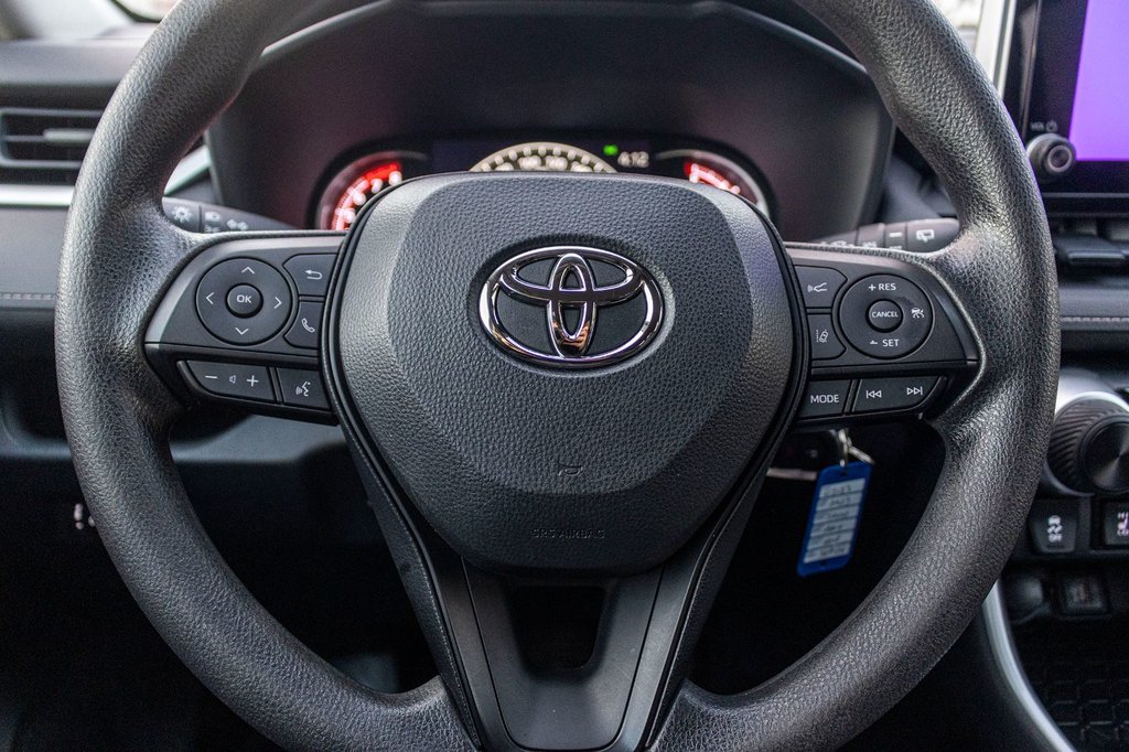 2023 Toyota RAV4 LE AWD **JAMAIS ACCIDENTÉ+CARPLAY+CAMÉRA** in Charlemagne, Quebec - 10 - w1024h768px