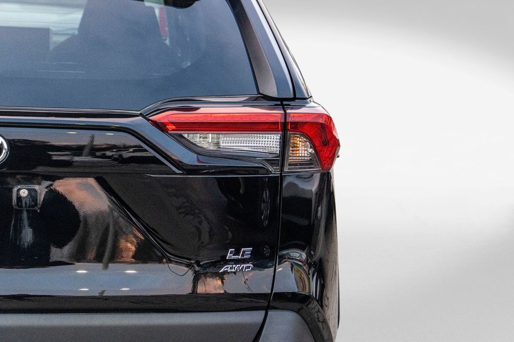 2023 Toyota RAV4 LE AWD **JAMAIS ACCIDENTÉ+CARPLAY+CAMÉRA** in Charlemagne, Quebec - 31 - w1024h768px