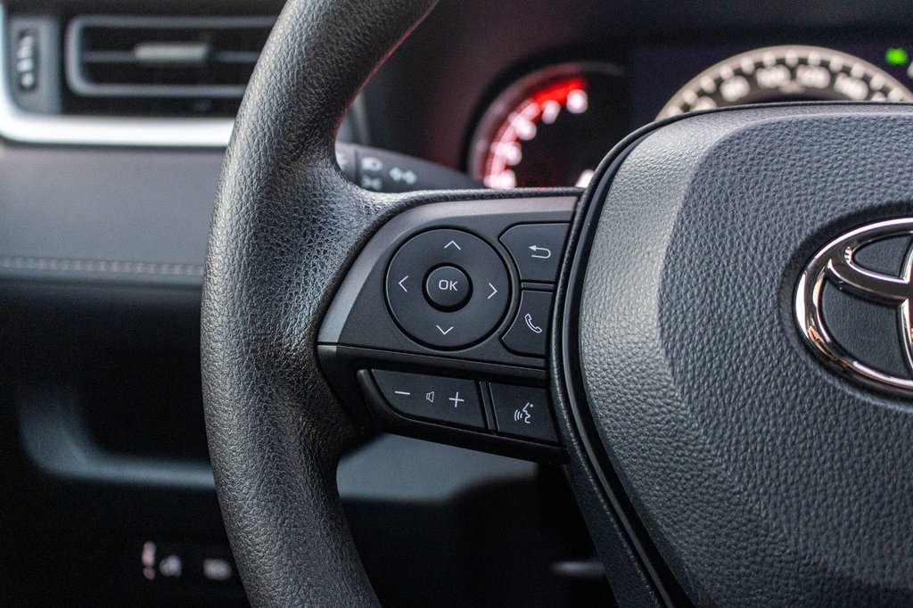 2023 Toyota RAV4 LE AWD **JAMAIS ACCIDENTÉ+CARPLAY+CAMÉRA** in Charlemagne, Quebec - 11 - w1024h768px