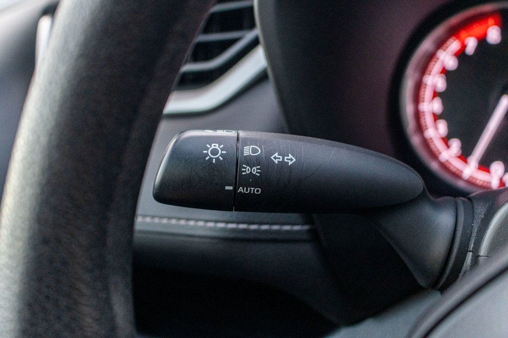 2023 Toyota RAV4 LE AWD **JAMAIS ACCIDENTÉ+CARPLAY+CAMÉRA** in Charlemagne, Quebec - 19 - w1024h768px