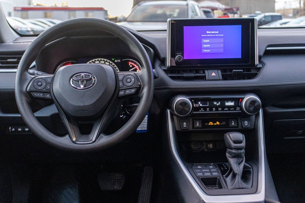 2023 Toyota RAV4 LE AWD **JAMAIS ACCIDENTÉ+CARPLAY+CAMÉRA** in Charlemagne, Quebec - 7 - w1024h768px