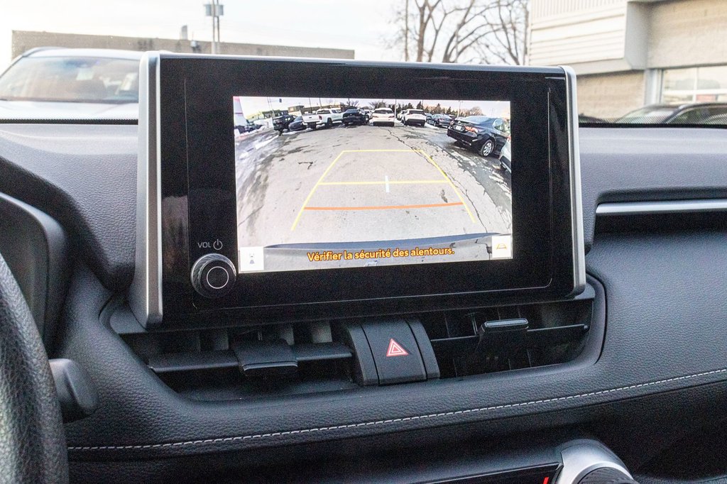 2023 Toyota RAV4 LE AWD **JAMAIS ACCIDENTÉ+CARPLAY+CAMÉRA** in Charlemagne, Quebec - 17 - w1024h768px