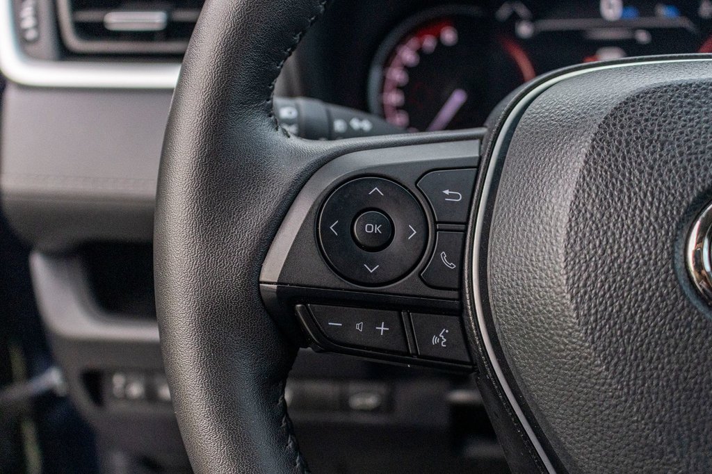 2023 Toyota RAV4 XLE PREMIUM **JAMAIS ACCIDENTÉ+CUIR+TOIT+19PO** in Charlemagne, Quebec - 11 - w1024h768px