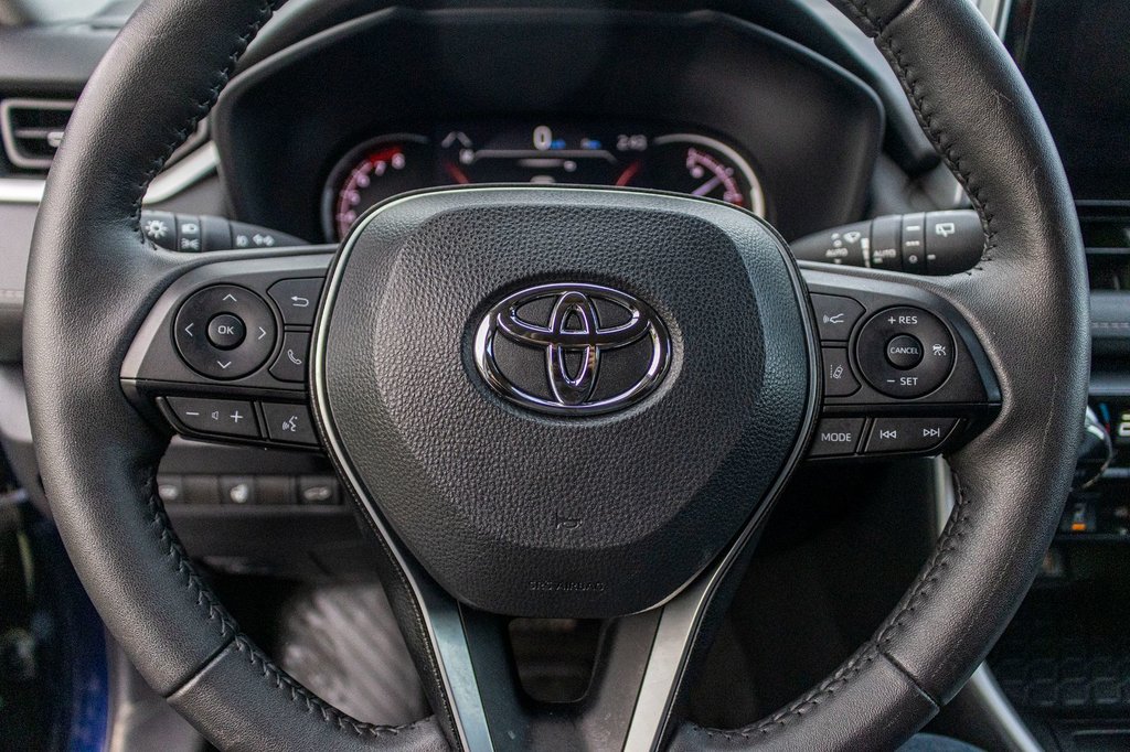 2023 Toyota RAV4 XLE PREMIUM **JAMAIS ACCIDENTÉ+CUIR+TOIT+19PO** in Charlemagne, Quebec - 10 - w1024h768px