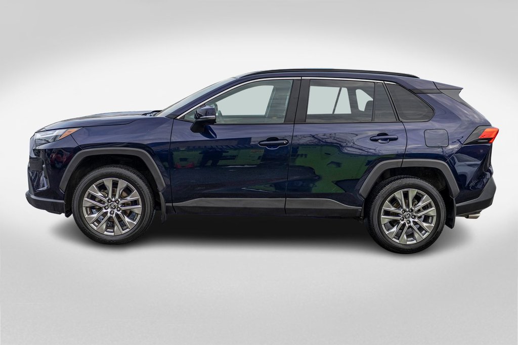 2023 Toyota RAV4 XLE PREMIUM **JAMAIS ACCIDENTÉ+CUIR+TOIT+19PO** in Charlemagne, Quebec - 3 - w1024h768px