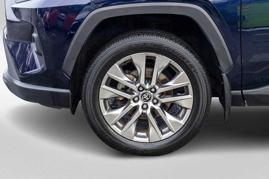 2023 Toyota RAV4 XLE PREMIUM **JAMAIS ACCIDENTÉ+CUIR+TOIT+19PO** in Charlemagne, Quebec - 38 - w1024h768px