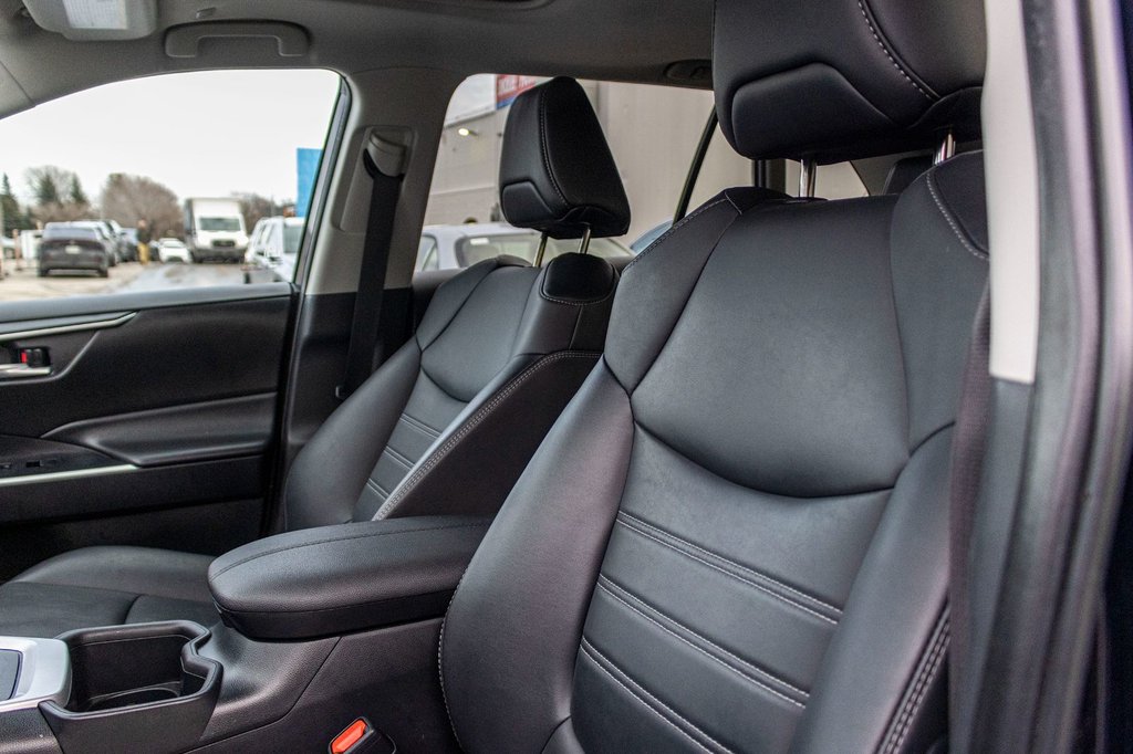 2023 Toyota RAV4 XLE PREMIUM **JAMAIS ACCIDENTÉ+CUIR+TOIT+19PO** in Charlemagne, Quebec - 27 - w1024h768px