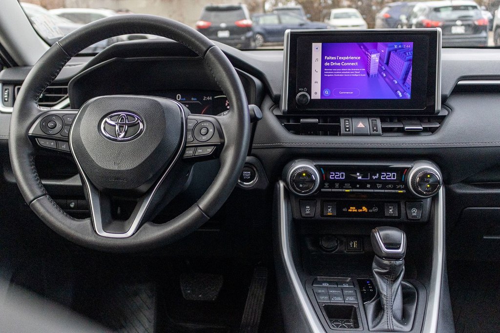 2023 Toyota RAV4 XLE PREMIUM **JAMAIS ACCIDENTÉ+CUIR+TOIT+19PO** in Charlemagne, Quebec - 8 - w1024h768px