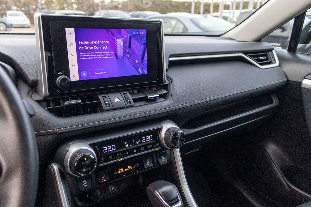 2023 Toyota RAV4 XLE PREMIUM **JAMAIS ACCIDENTÉ+CUIR+TOIT+19PO** in Charlemagne, Quebec - 13 - w1024h768px