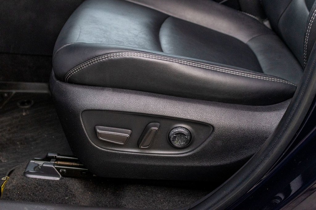 2023 Toyota RAV4 XLE PREMIUM **JAMAIS ACCIDENTÉ+CUIR+TOIT+19PO** in Charlemagne, Quebec - 26 - w1024h768px
