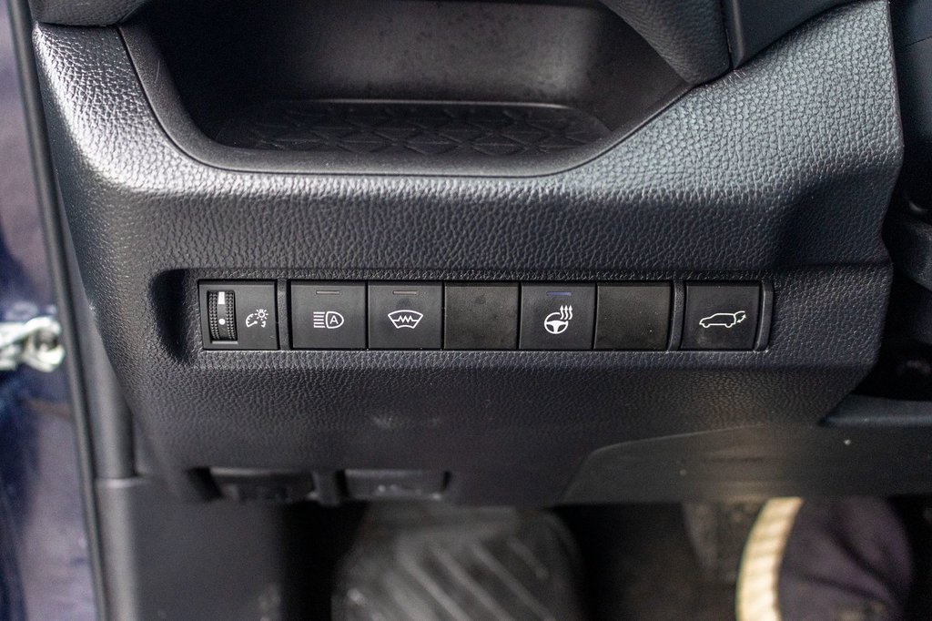 2023 Toyota RAV4 XLE PREMIUM **JAMAIS ACCIDENTÉ+CUIR+TOIT+19PO** in Charlemagne, Quebec - 23 - w1024h768px