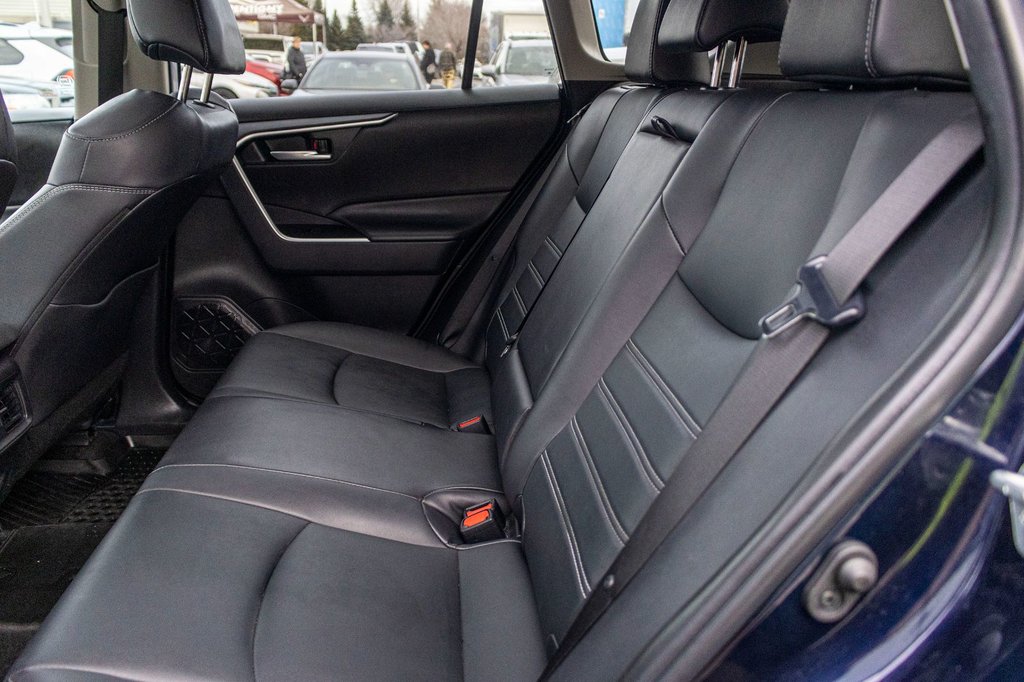2023 Toyota RAV4 XLE PREMIUM **JAMAIS ACCIDENTÉ+CUIR+TOIT+19PO** in Charlemagne, Quebec - 32 - w1024h768px