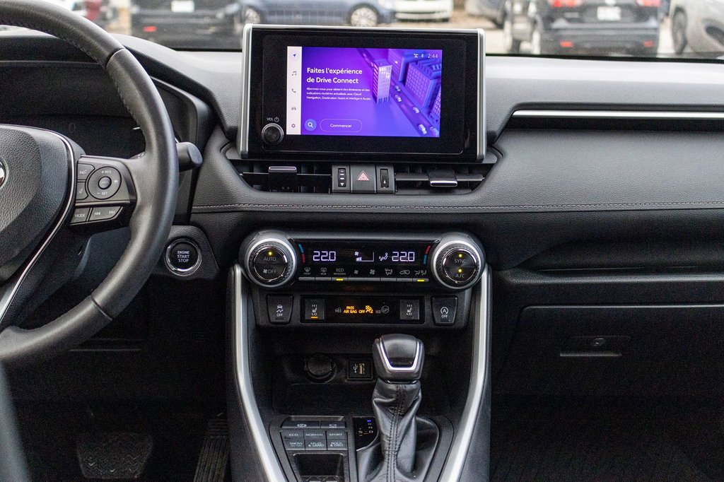2023 Toyota RAV4 XLE PREMIUM **JAMAIS ACCIDENTÉ+CUIR+TOIT+19PO** in Charlemagne, Quebec - 9 - w1024h768px