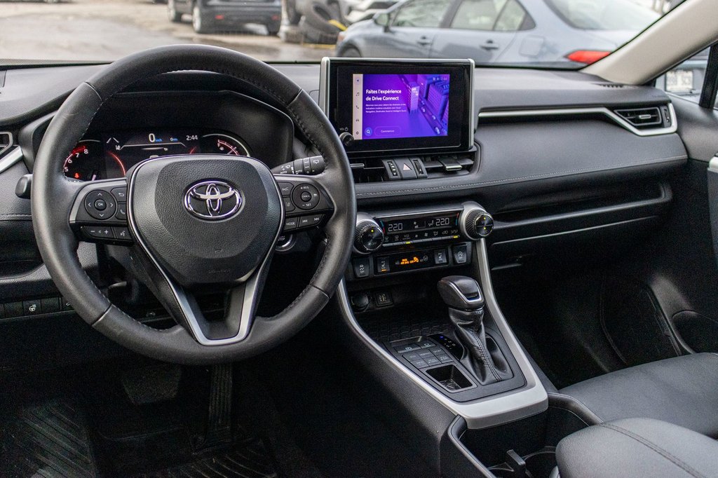 2023 Toyota RAV4 XLE PREMIUM **JAMAIS ACCIDENTÉ+CUIR+TOIT+19PO** in Charlemagne, Quebec - 7 - w1024h768px