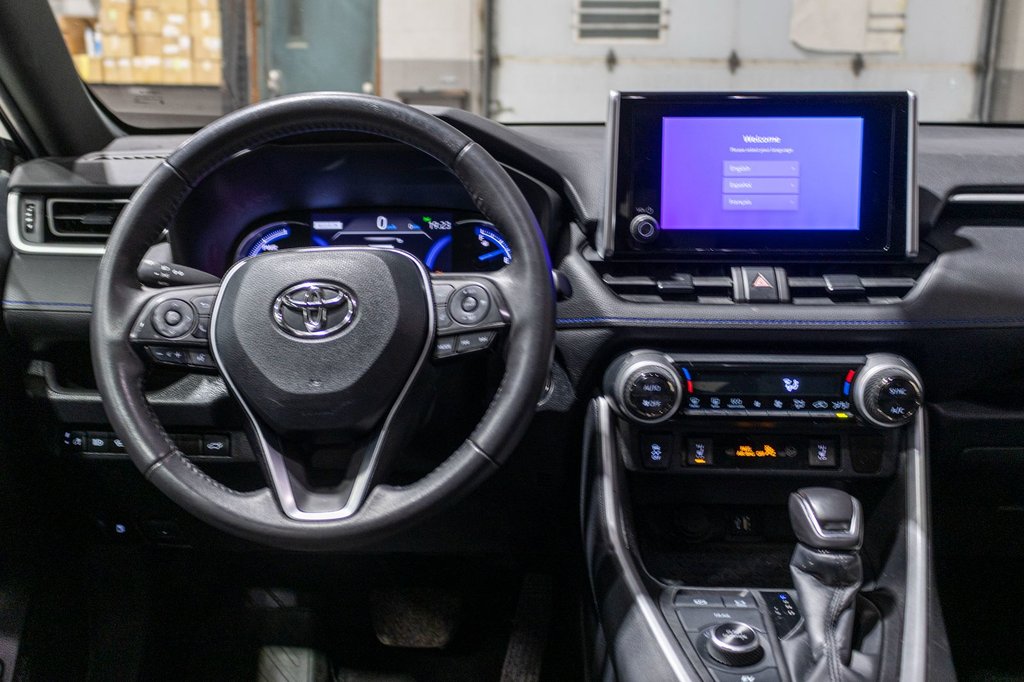 2023 Toyota RAV4 Hybride SE **JAMAIS ACCIDENTÉ+TOIT+CARPLAY+CAMÉRA+MAG** in Charlemagne, Quebec - 7 - w1024h768px